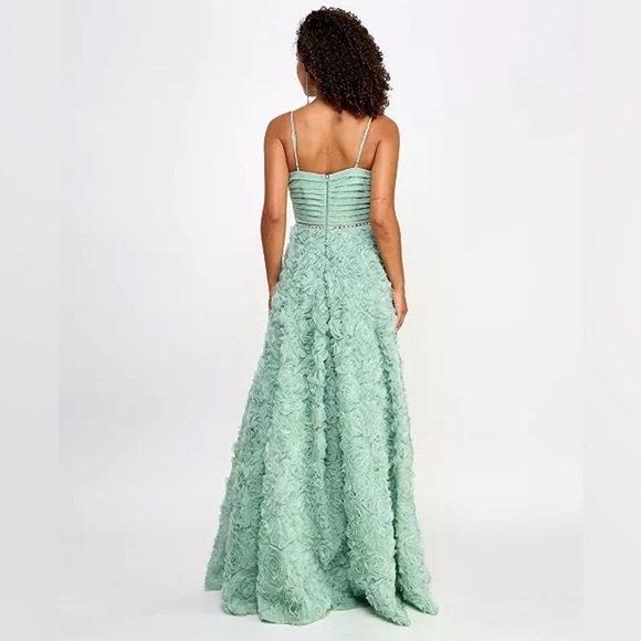 NWT SAY YES Juniors' 3D Rosettes-Skirt Shirred-Top Gown 16 - Picture 3 of 14